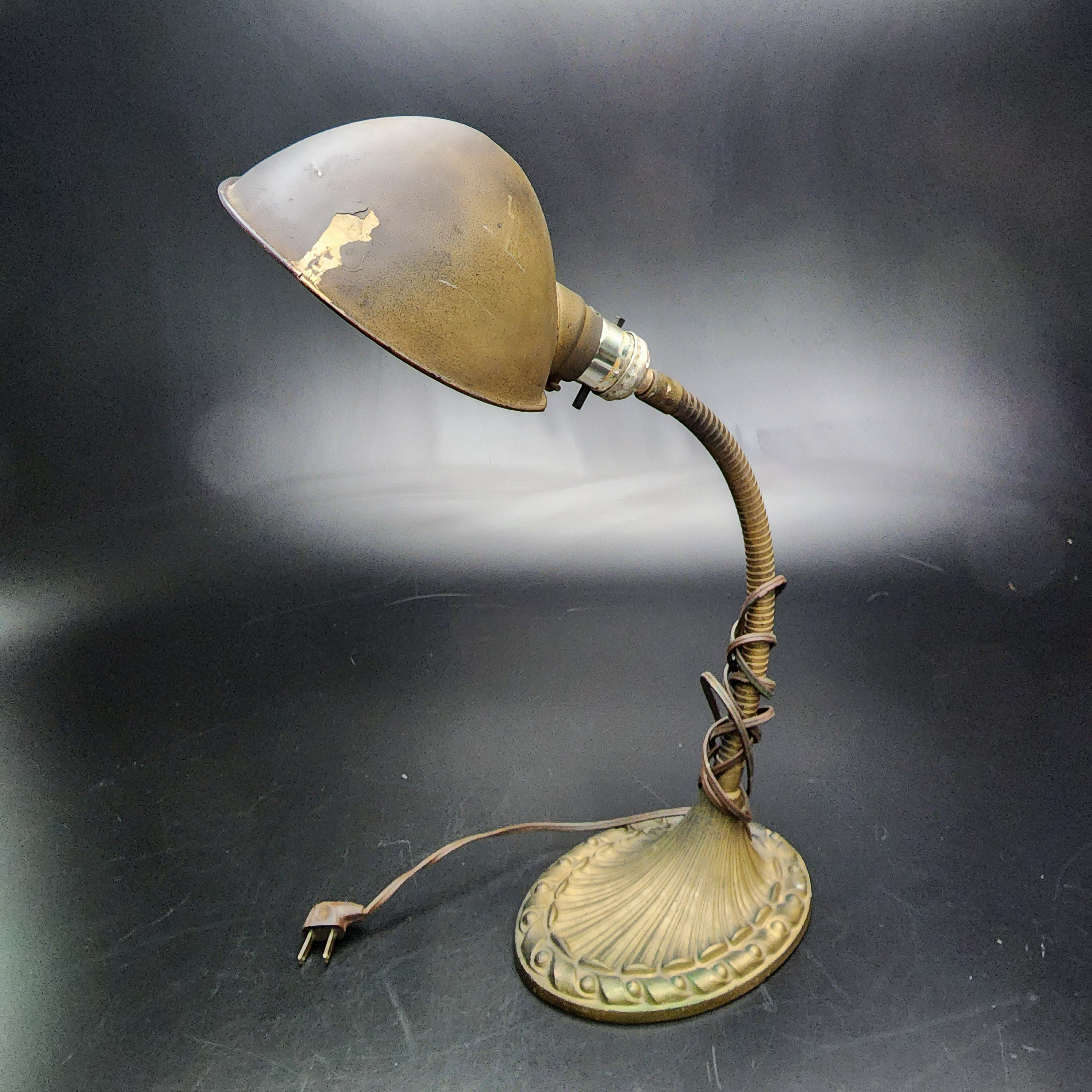 Aladdin No. 54 Gooseneck Lamp Cast Iron Shell Base Vintage Art