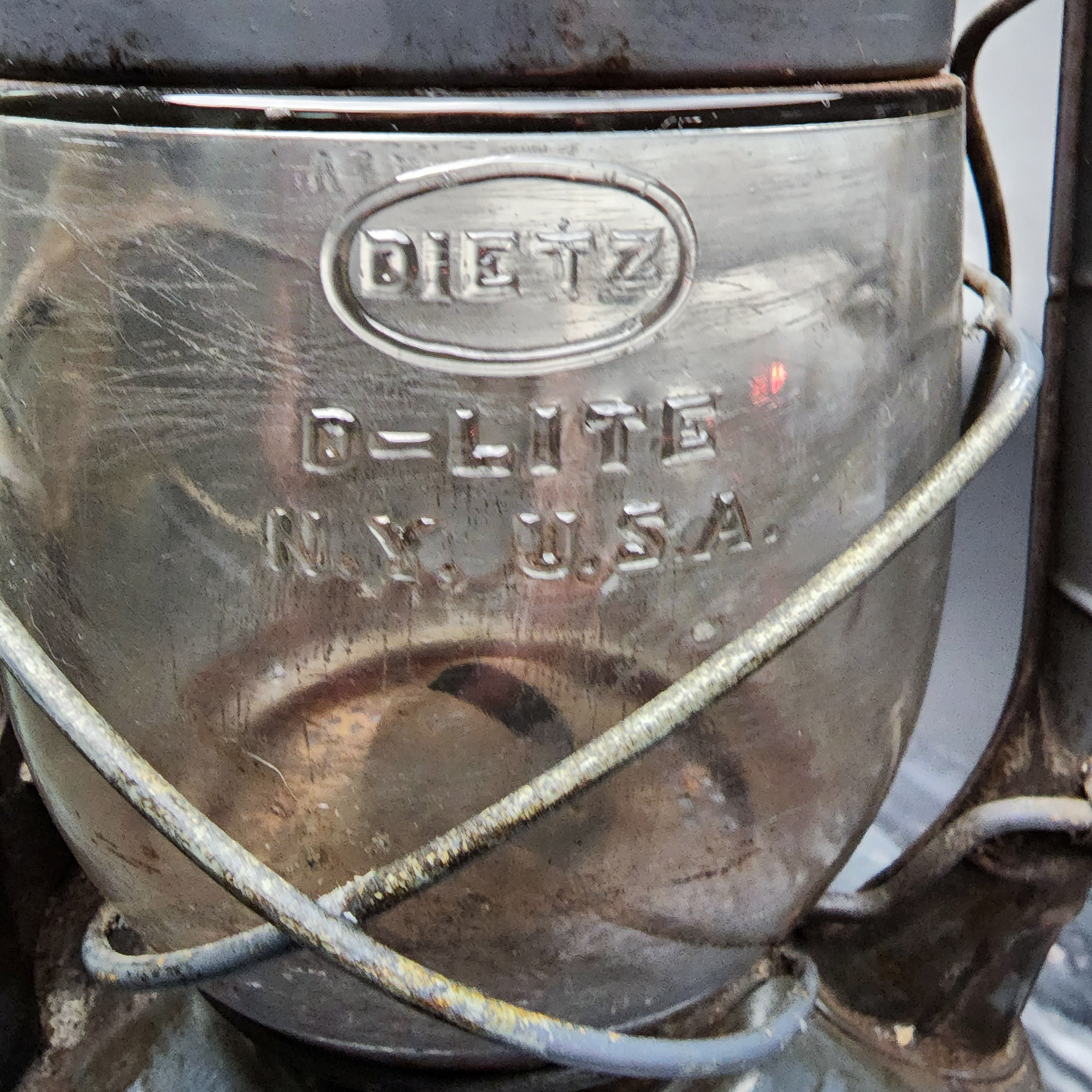 Dietz No. 2 D-Lite Lantern Antique Kerosene LOC-NOB Globe NY USA Barn Farm✅ - Picture 6 of 8