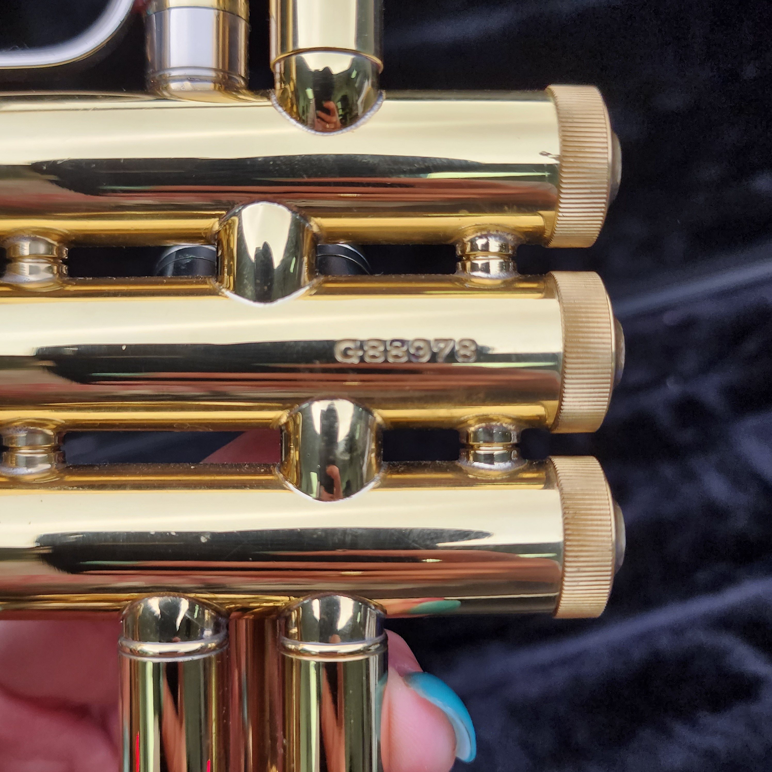 Bach OMEGA Trumpet Brass Bb Intermediate Horn w/Hard Case+7C Mouthpiece Dent - Picture 9 of 16